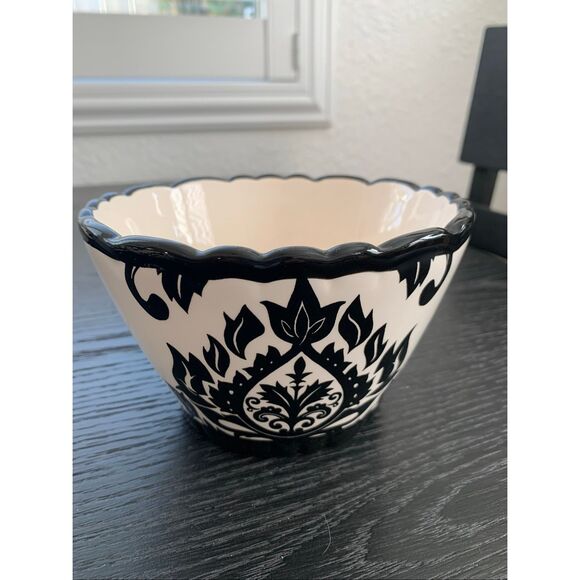 Set of 4 – 222 Fifth Black & White Damask Cereal / Soup Bowls - Picture 1 of 9